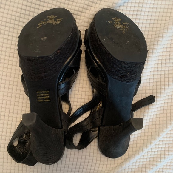 Fergie Size 8 Black Platform Sandal with 4” Heel - Picture 3 of 4